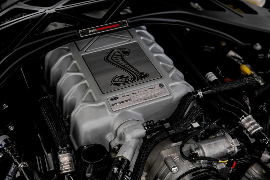Used 2022 Ford Mustang Shelby GT500 w/ Carbon Fiber Track Pack RWD image 64