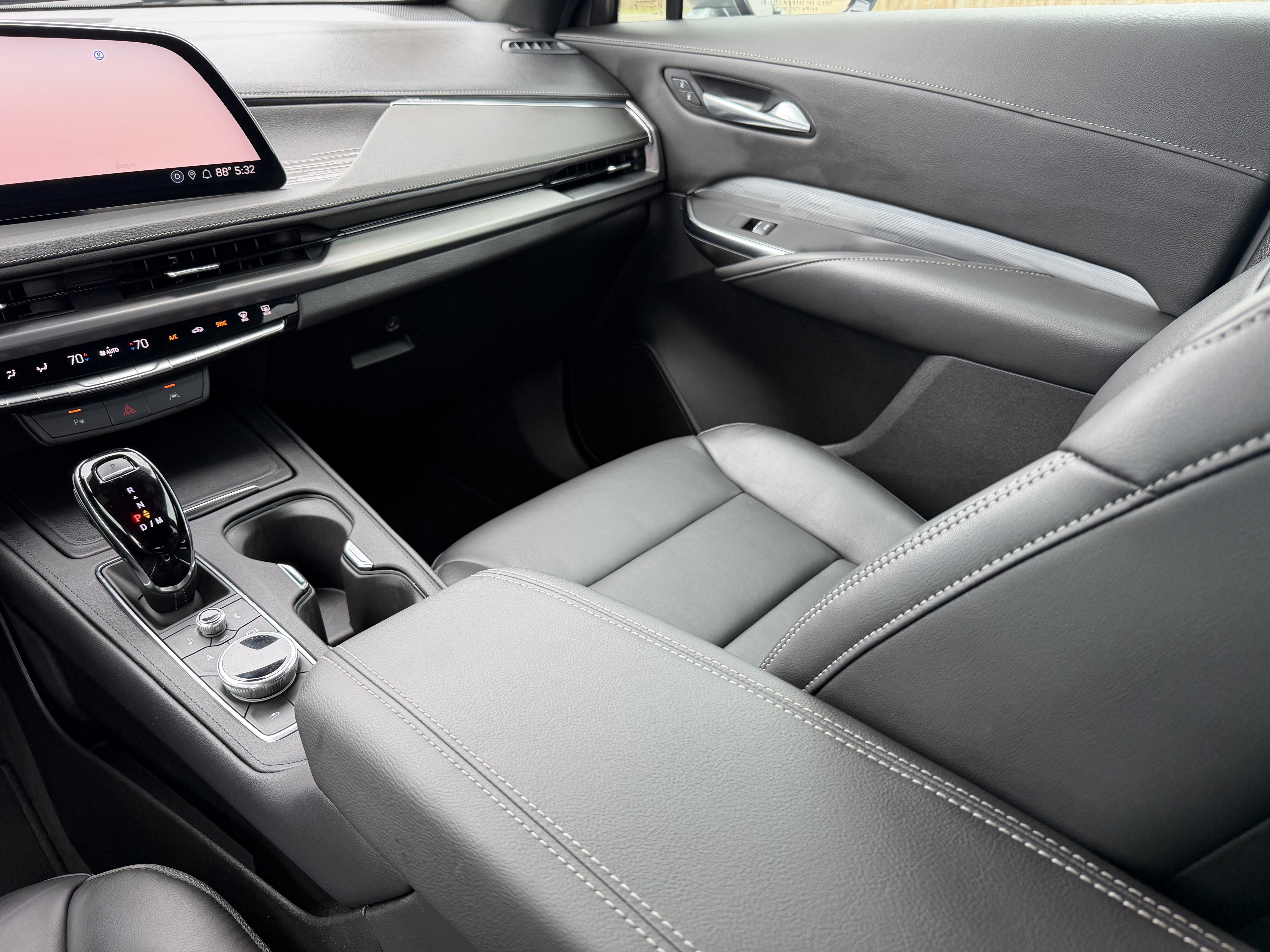 Certified 2024 Cadillac XT4 Premium Luxury FWD image 17