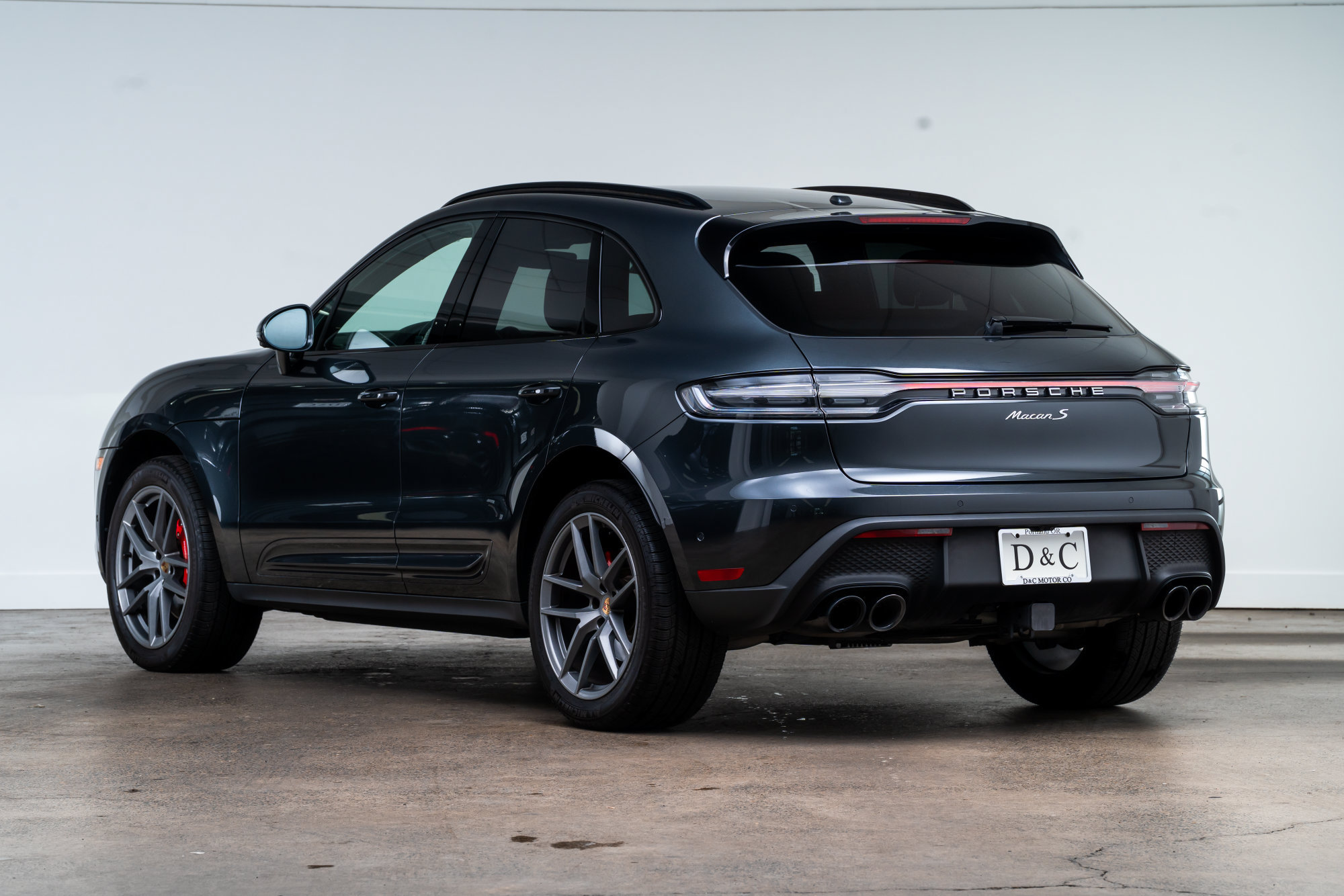 Used 2024 Porsche Macan S AWD/4WD image 5