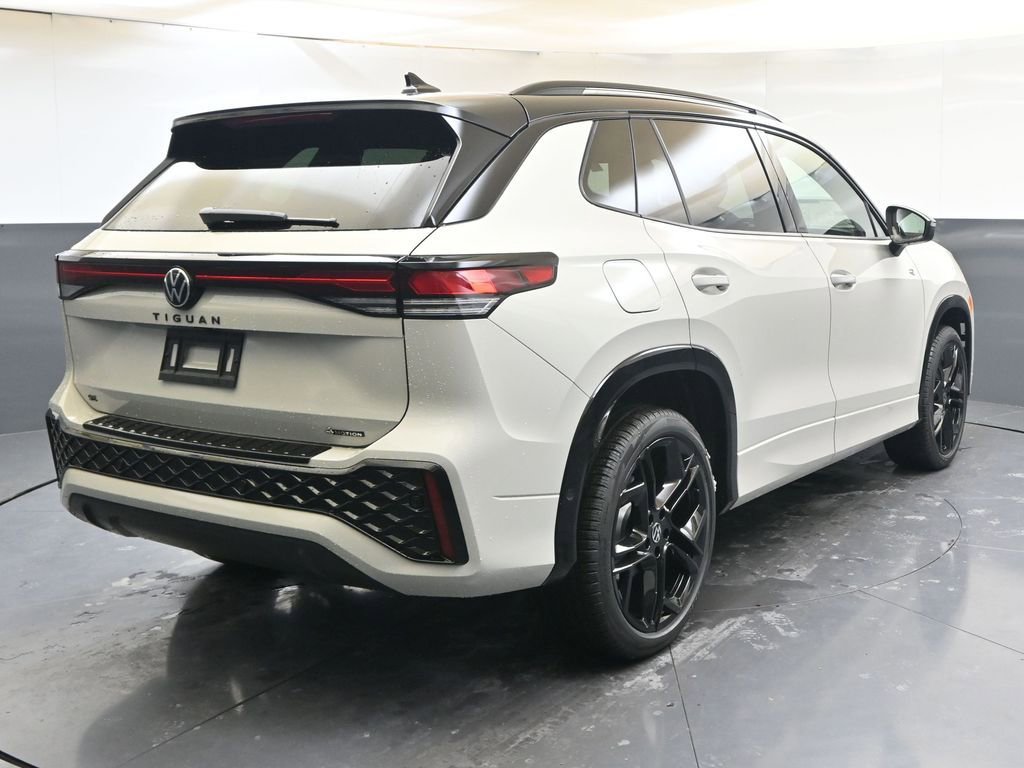 New 2026 Volkswagen Tiguan SE R-Line image 5