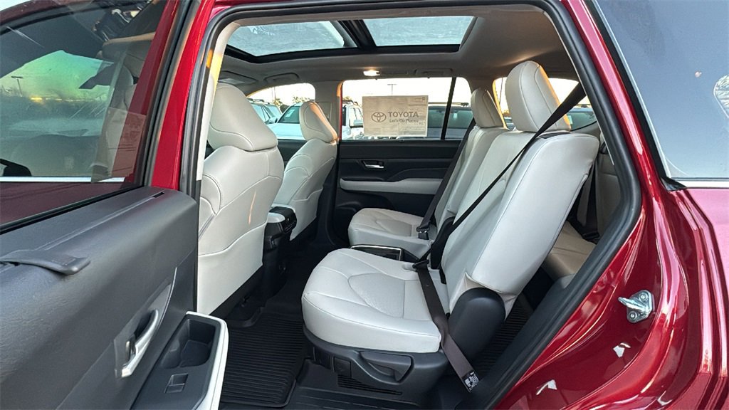 New 2026 Toyota Grand Highlander XLE image 21