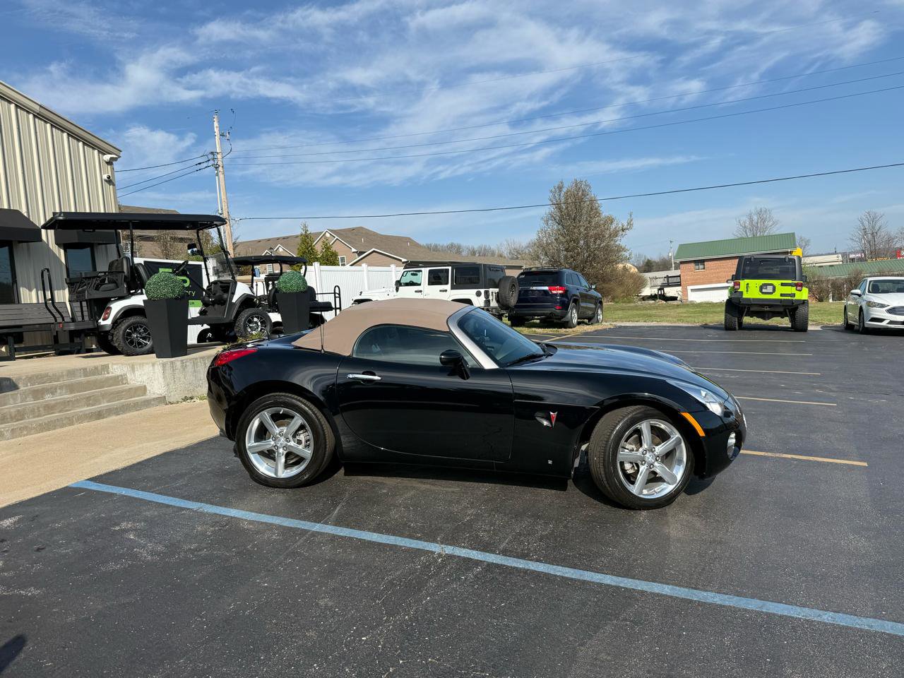 Used 2009 Pontiac Solstice Convertible w/ Premium Package image 2