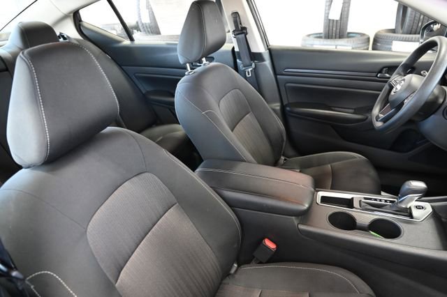 Used 2024 Nissan Altima 2.5 S image 9