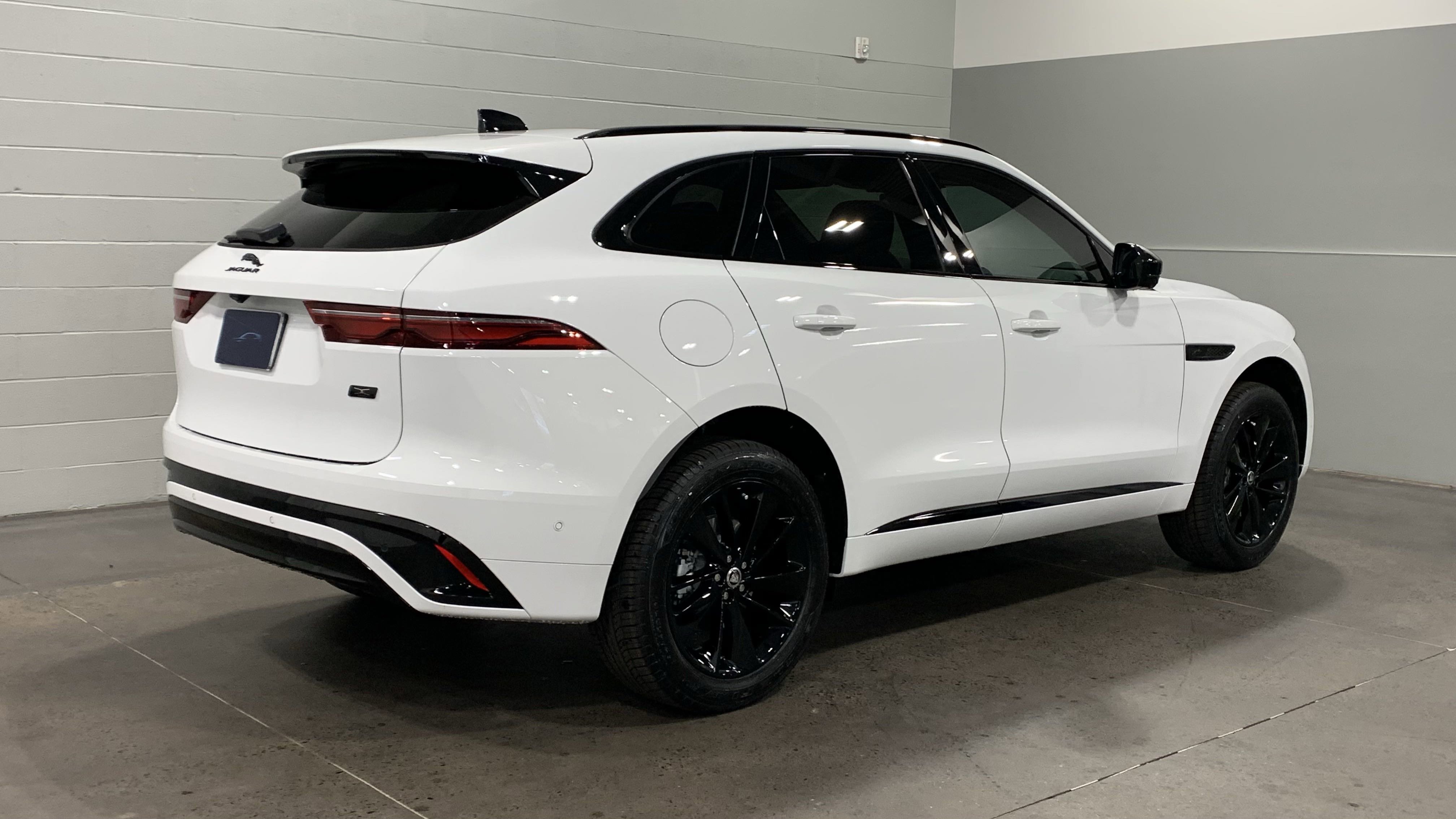 New 2026 Jaguar F-PACE R-Dynamic S image 2