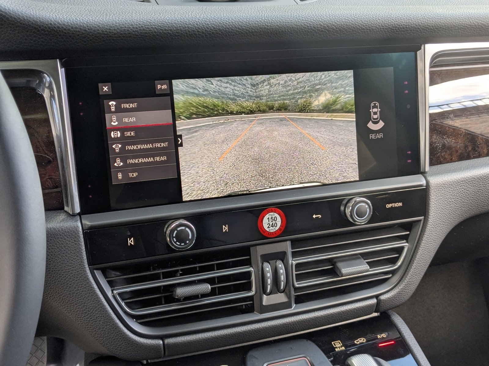 Certified 2026 Porsche Macan AWD/4WD image 19