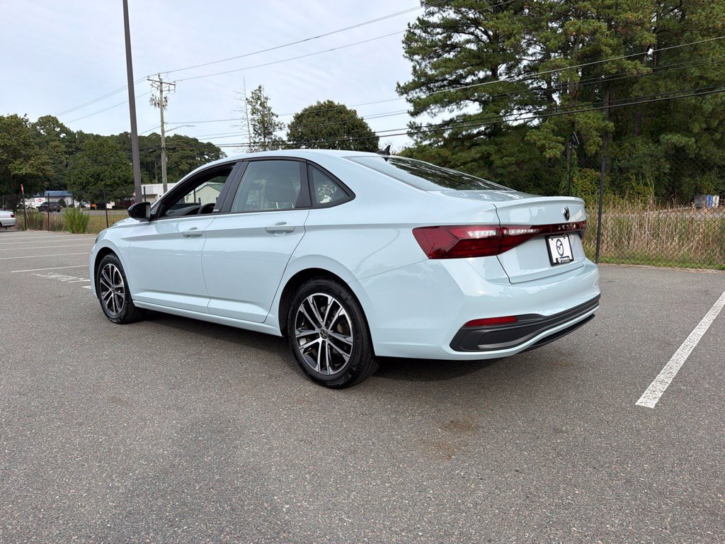 Used 2025 Volkswagen Jetta Sport FWD image 7
