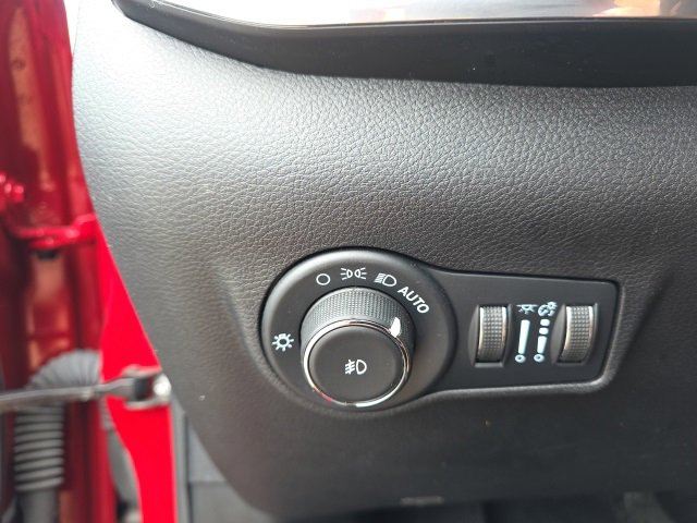 Used 2023 Jeep Compass Limited image 16