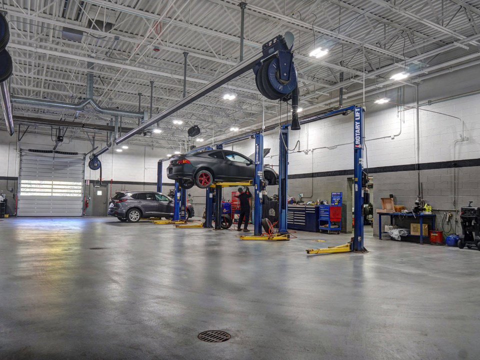 Used 2021 Ford Explorer Platinum w/ Equipment Group 601A image 36