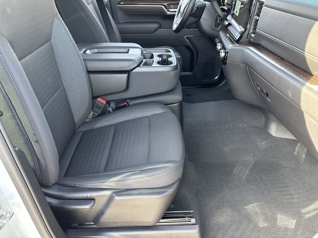 Used 2025 GMC Sierra 1500 Elevation image 28