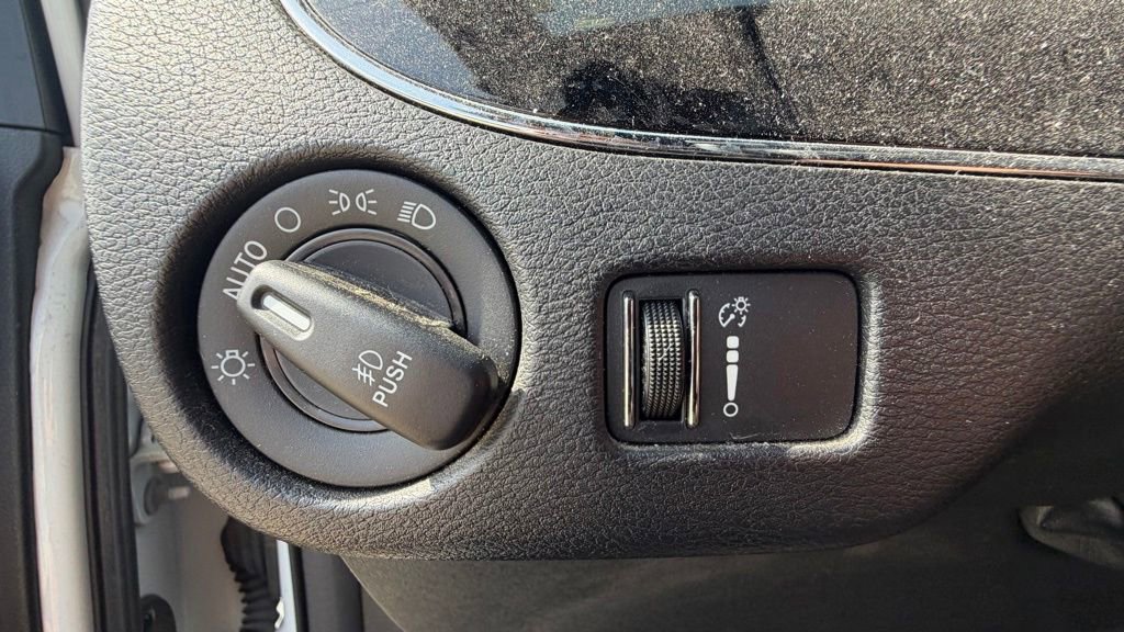 Used 2020 Dodge Grand Caravan SE FWD image 19
