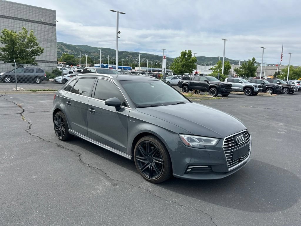 Used 2017 Audi A3 e-tron Premium Plus w/ Technology Package FWD image 2