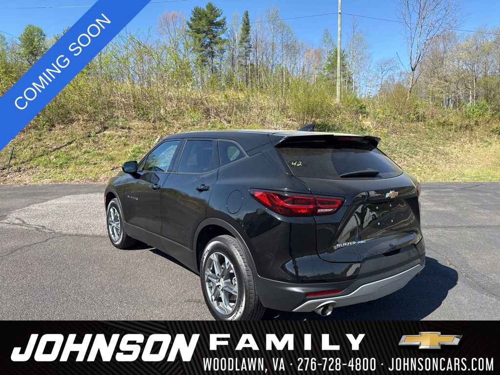 Used 2025 Chevrolet Blazer LT AWD/4WD image 4