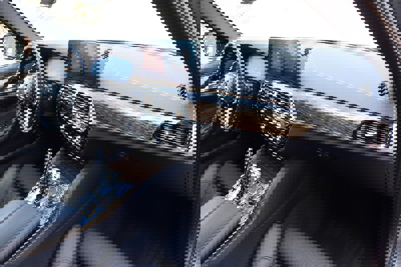 Used 2021 BMW 530i w/ M Sport Package image 21