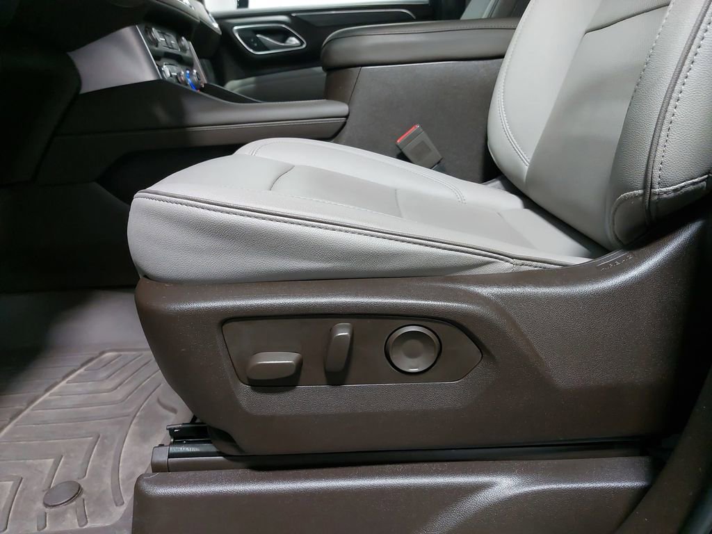 Used 2024 GMC Yukon SLT w/ Max Trailering Package AWD/4WD image 33