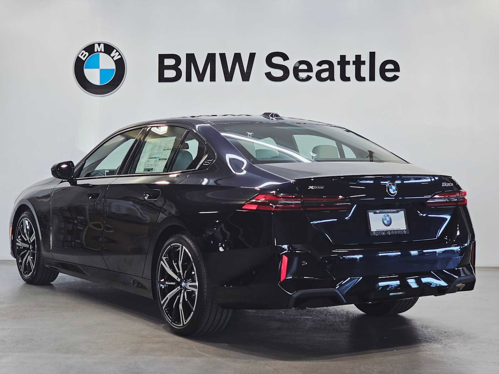 New 2026 BMW 530i xDrive w/ M Sport Package image 4