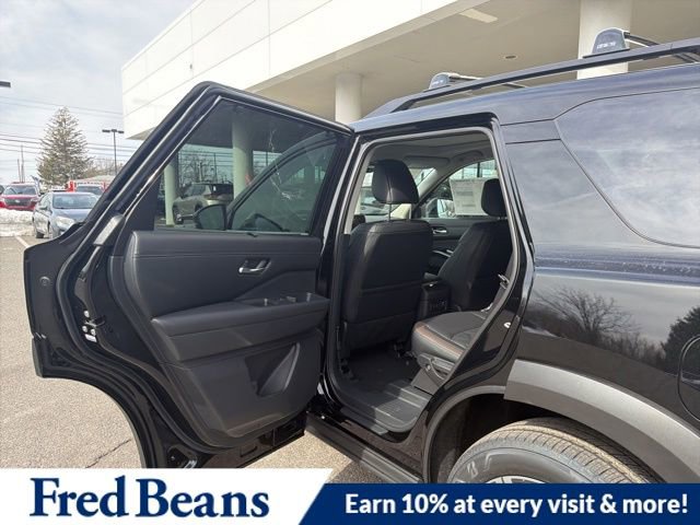 New 2026 Nissan Pathfinder Platinum w/ Cargo Package image 12