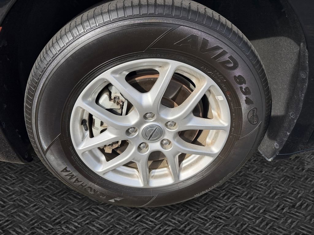 Used 2024 Chrysler Pacifica Touring-L FWD image 11