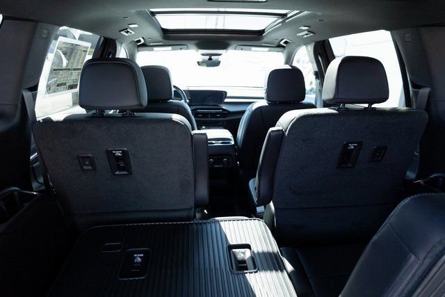 New 2026 Buick Enclave Avenir w/ Super Cruise Package FWD image 26