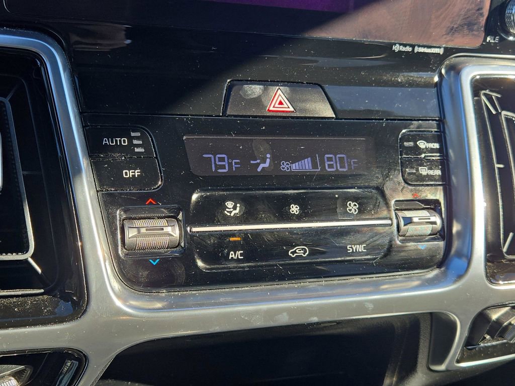 Certified 2023 Kia Sorento SX image 27