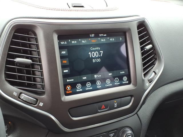 Used 2022 Jeep Cherokee Trailhawk w/ Premium Leather Package image 15