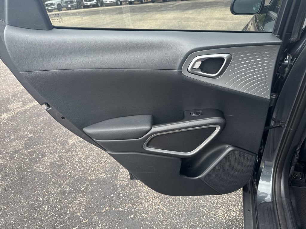 Used 2024 Kia Soul LX w/ Option Group 015 image 25