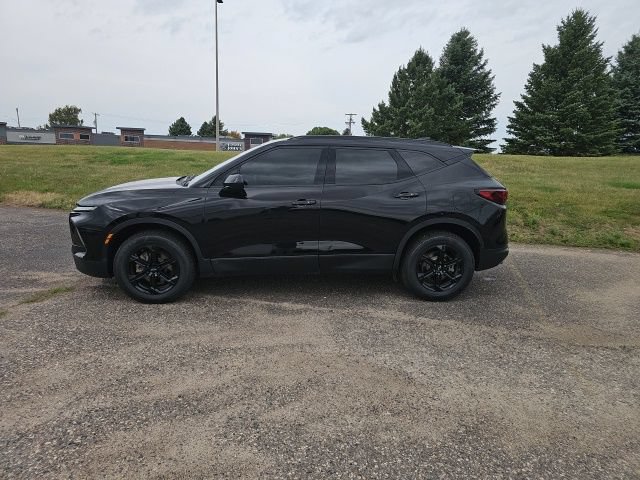Used 2023 Chevrolet Blazer LT w/ Convenience Package AWD/4WD image 2