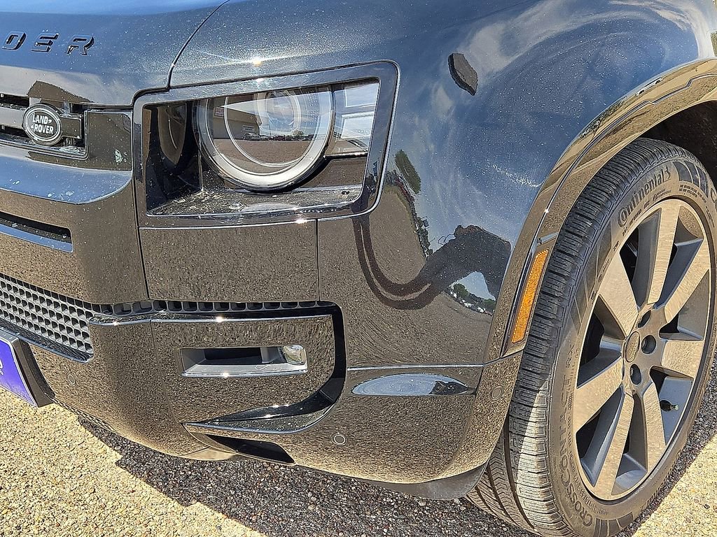 Used 2026 Land Rover Defender 110 V8 AWD/4WD image 10