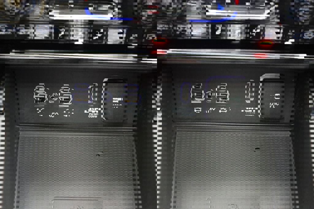 Used 2022 Jeep Grand Cherokee Trailhawk w/ Advanced Protech Group II AWD/4WD image 26