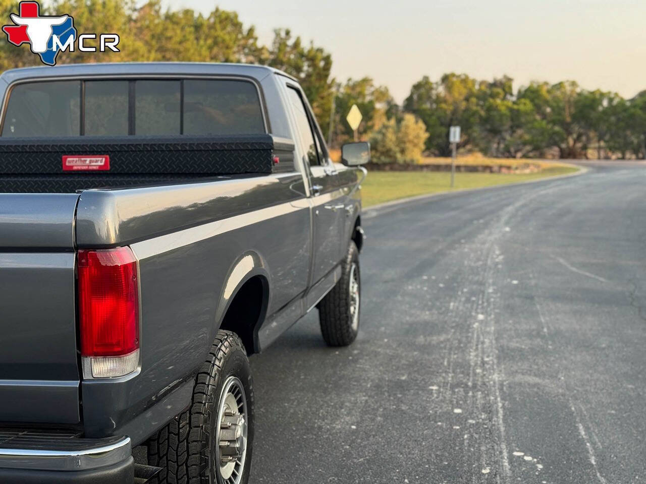 Used 1989 Ford F250 XL 2dr 4WD Standard Cab LB image 29