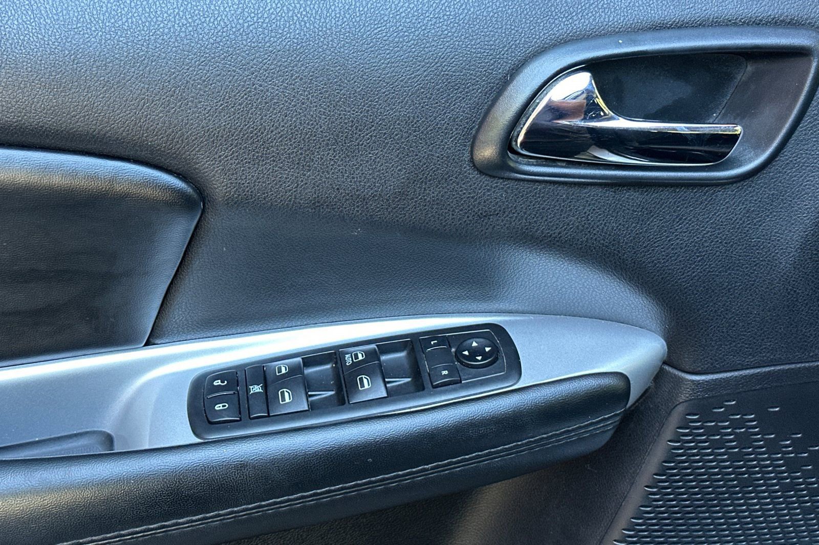 Used 2018 Dodge Journey SE w/ Popular Equipment Group AWD/4WD image 12