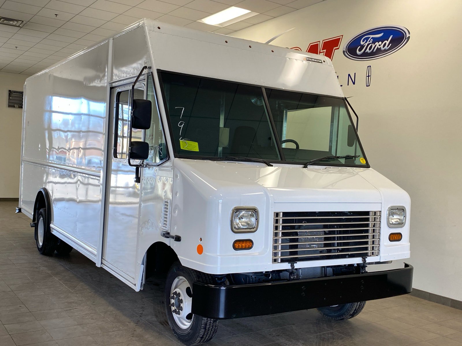 New 2026 Ford E-450 and Econoline 450 Super Duty w/ A/C Prep Package image 2