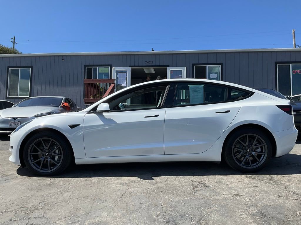 Used 2023 Tesla Model 3 Standard Range image 5
