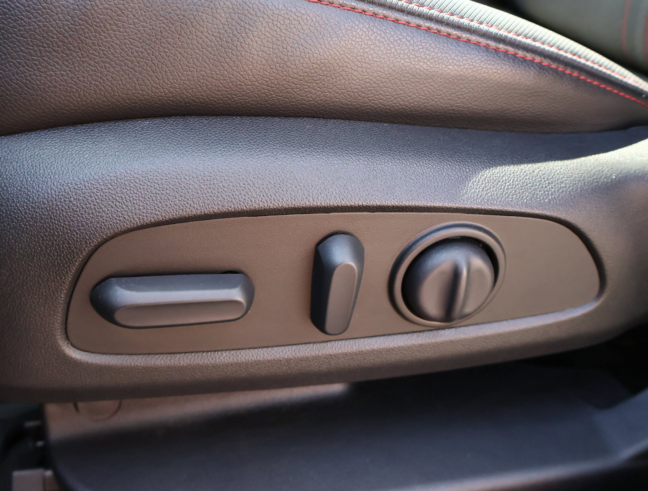 Used 2022 Chevrolet Equinox RS w/ Infotainment Package image 10