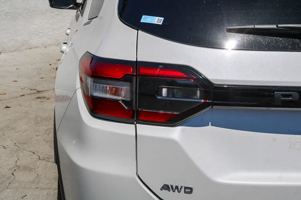 Used 2023 Honda Pilot Elite image 12