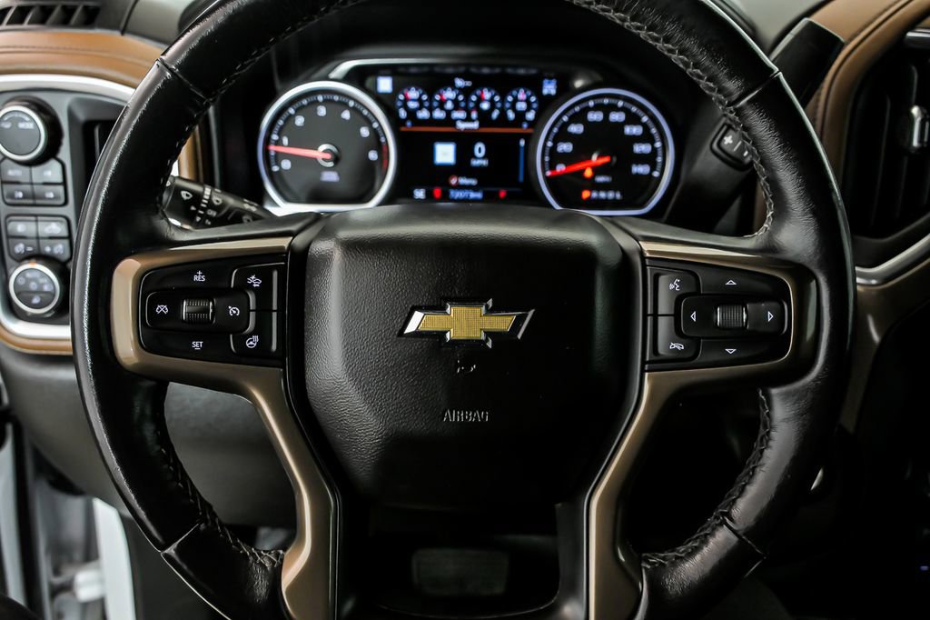 Used 2022 Chevrolet Silverado 2500 High Country w/ Technology Package AWD/4WD image 21