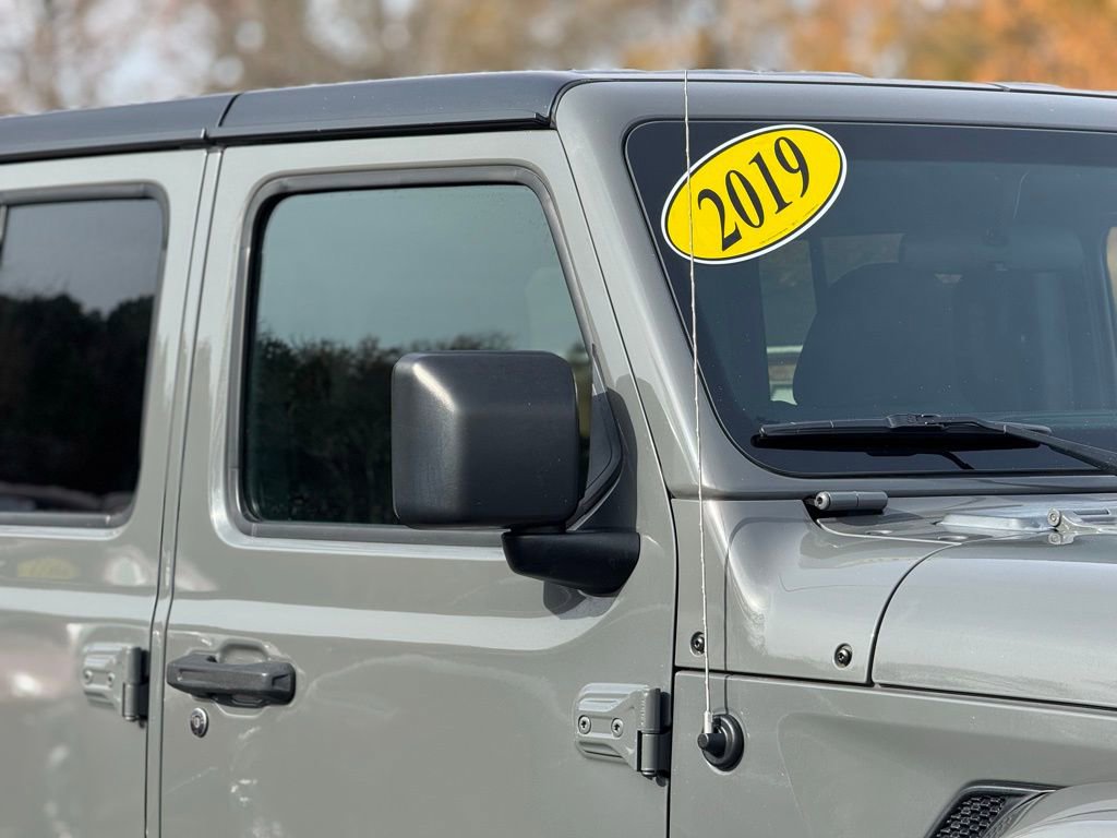 Used 2019 Jeep Wrangler Unlimited Sahara image 9