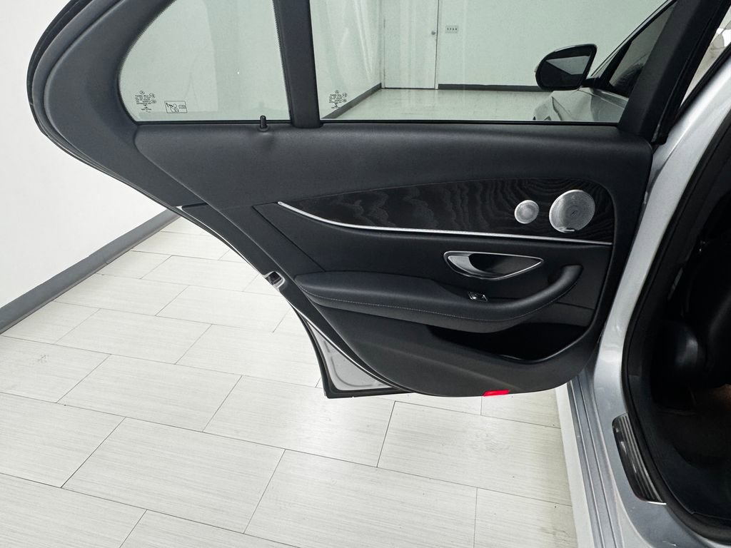 Used 2018 Mercedes-Benz E 300 4MATIC image 11