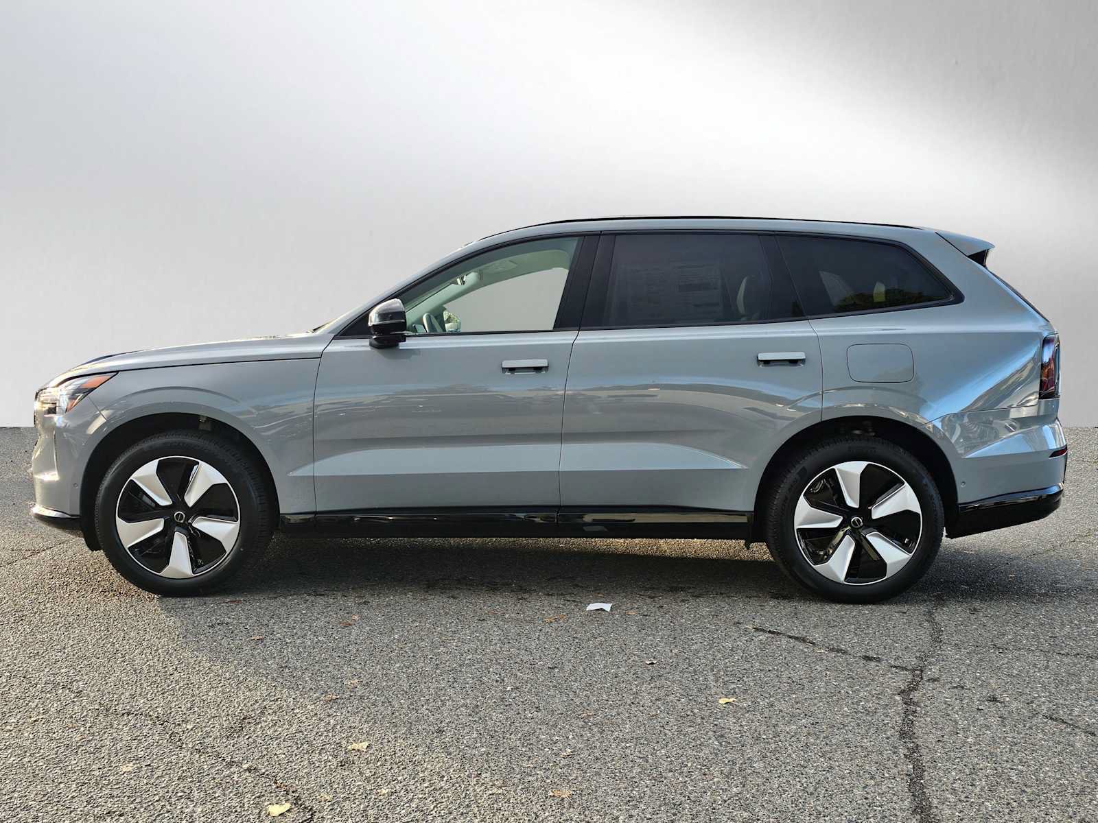 New 2025 Volvo EX90 Plus AWD/4WD image 4