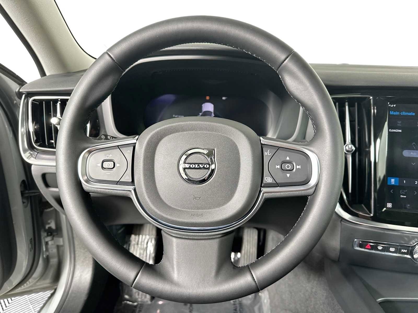 Used 2025 Volvo S60 B5 Core image 12