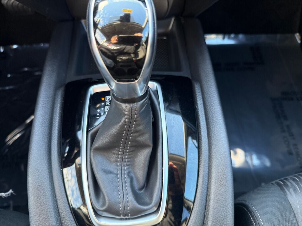 Used 2020 Nissan Rogue SV AWD/4WD image 20