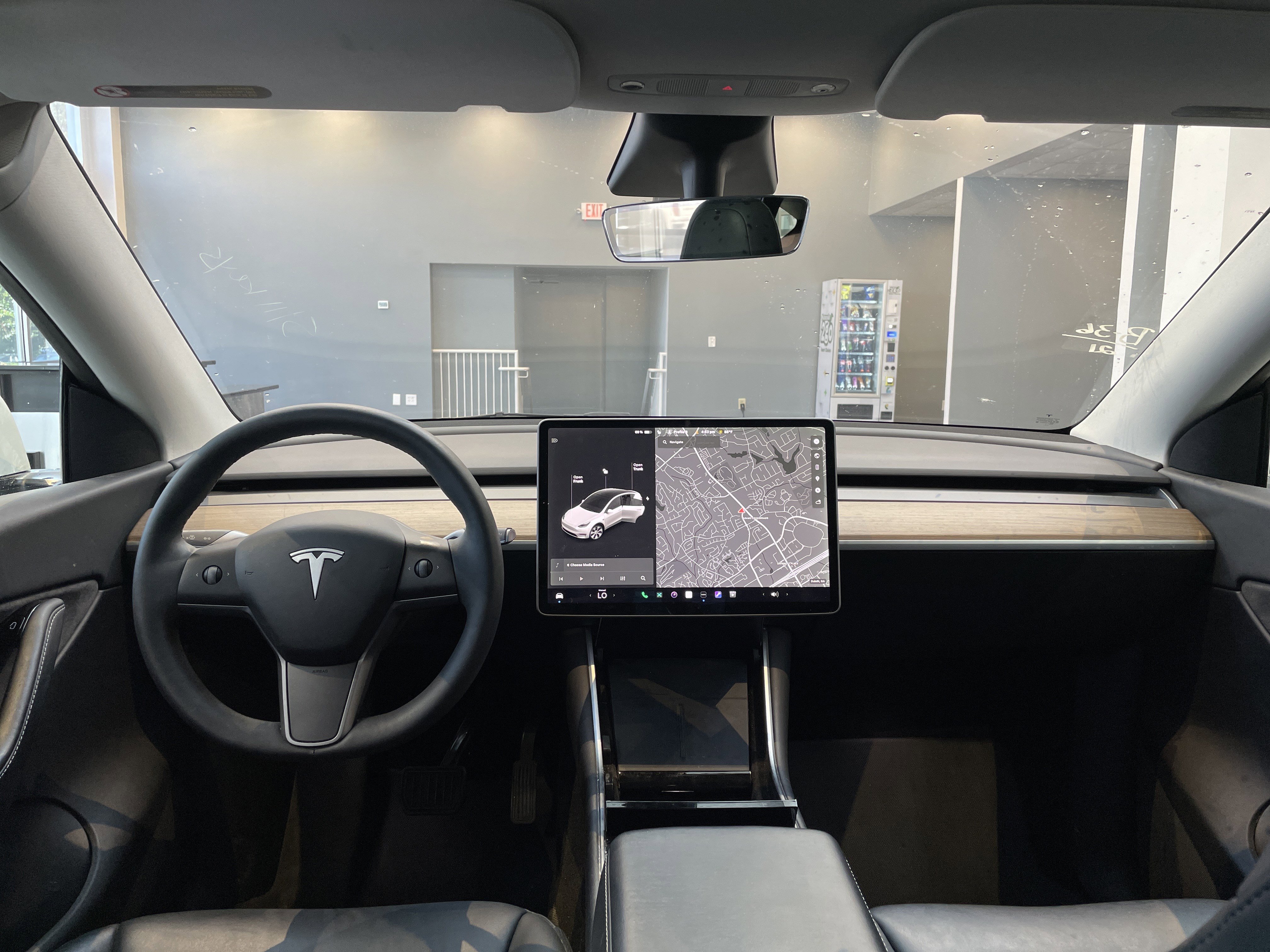 Used 2021 Tesla Model Y Long Range AWD/4WD image 30