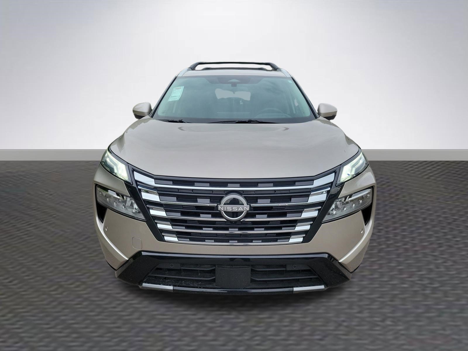 Used 2025 Nissan Rogue Platinum w/ Platinum Premium Package AWD/4WD image 2
