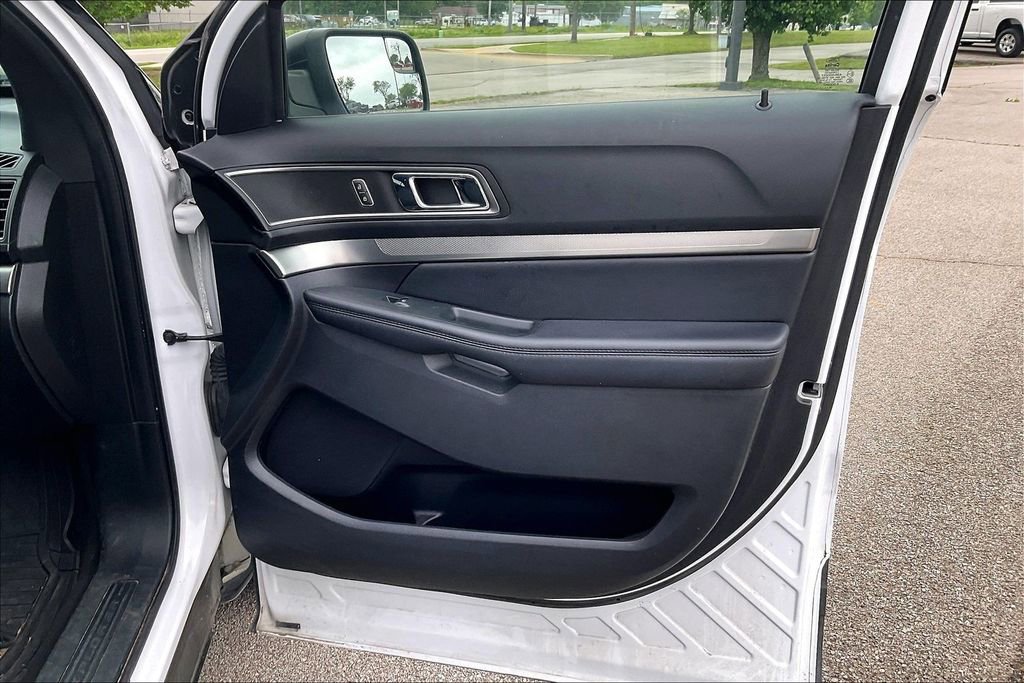 Used 2018 Ford Explorer XLT FWD image 22