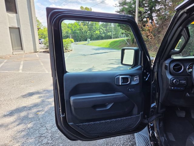 Used 2022 Jeep Wrangler Unlimited Sahara w/ Cold Weather Group AWD/4WD image 13