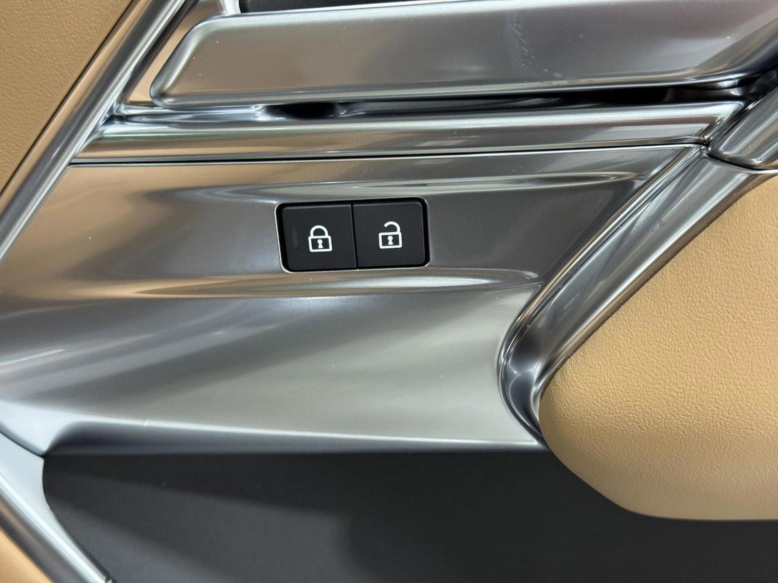 New 2026 Land Rover Range Rover SE image 22