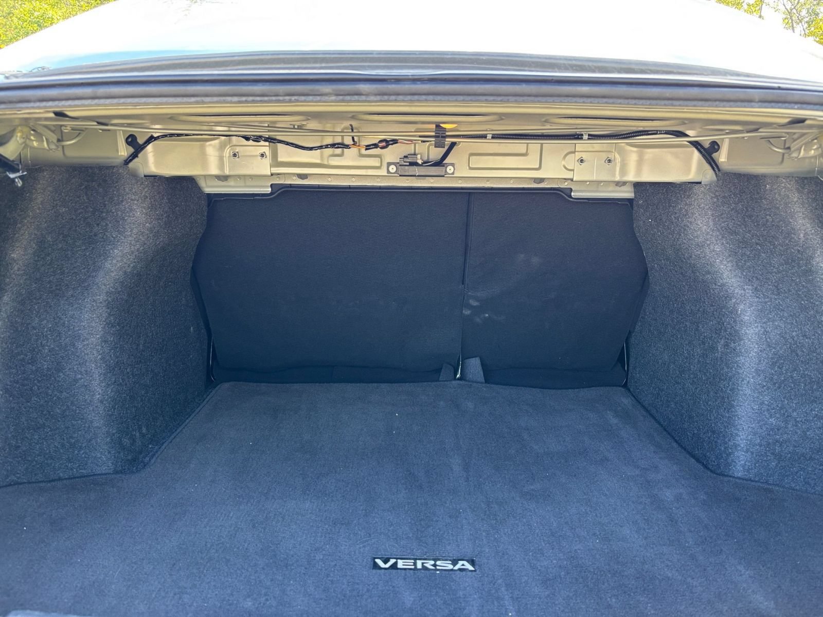 Used 2025 Nissan Versa SV FWD image 28