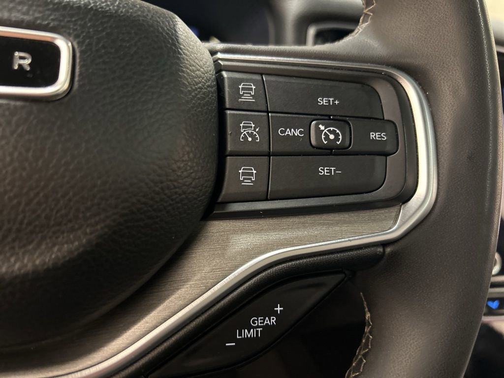 Used 2024 Jeep Wagoneer L Series II w/ Convenience Group I image 26