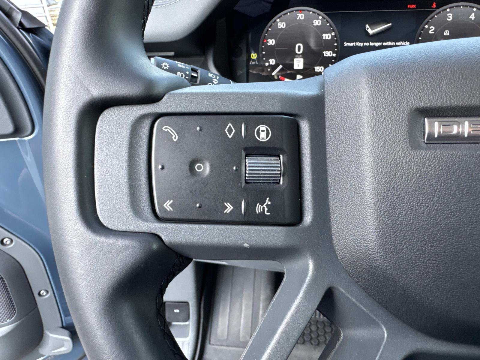 Used 2024 Land Rover Defender 110 X-Dynamic SE image 31