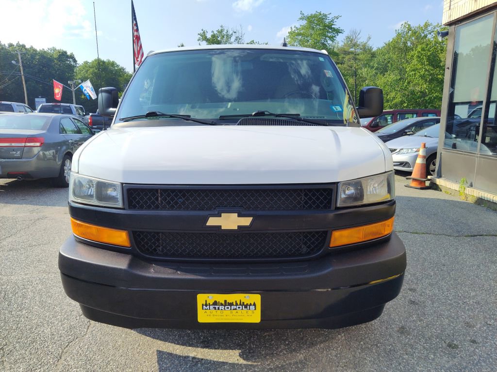 Used 2021 Chevrolet Express 2500 w/ Driver Convenience Package RWD image 3