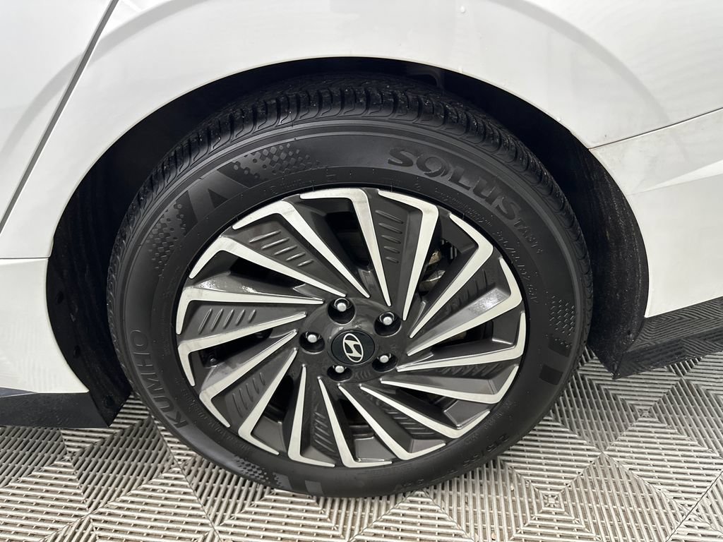 Used 2025 Hyundai Sonata Limited FWD image 20